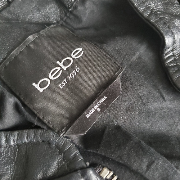Women's Crop Black Leather Jacket - Picture 3 of 5